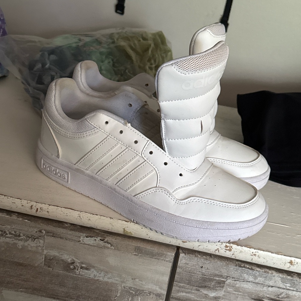 Adidas Classic White hoops 3.0